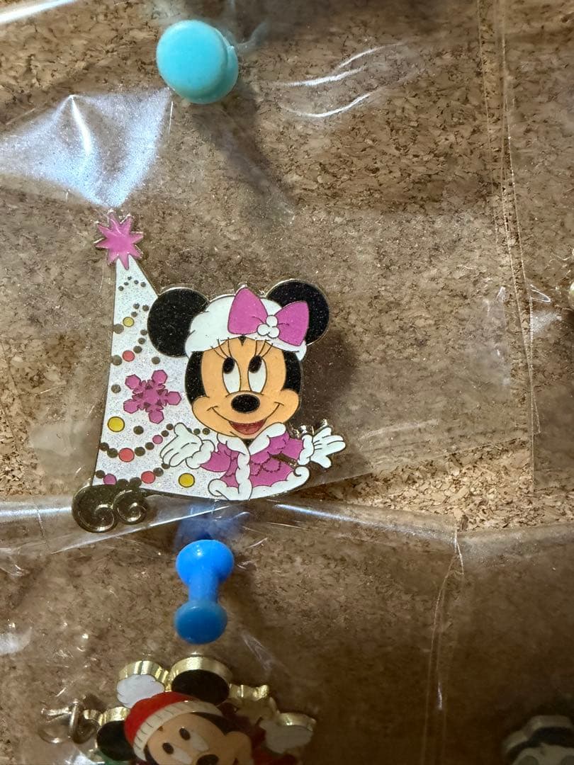 ディズニーピンバッジ16個セット