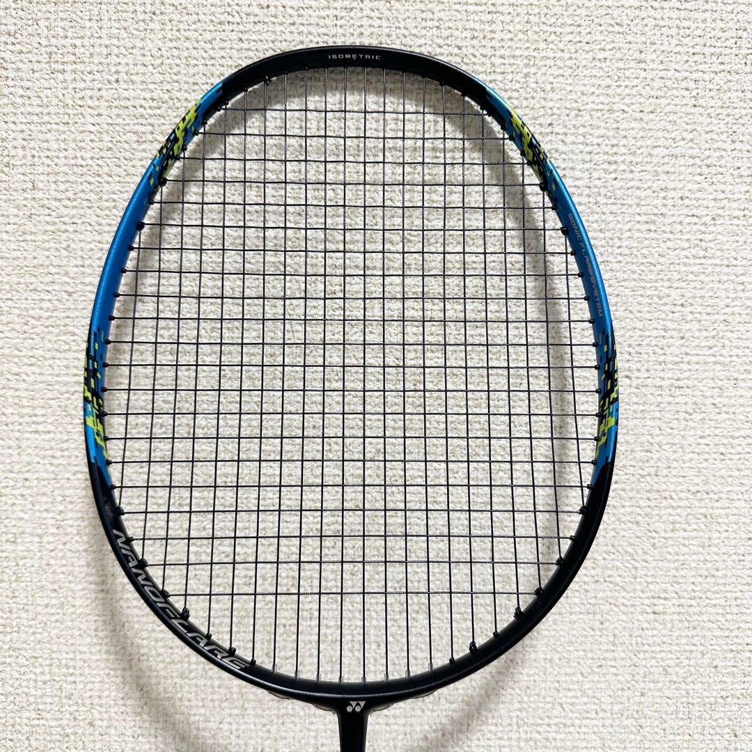 【極美品】 Nanoflare 700 バドミントンラケット　ナノフレア700