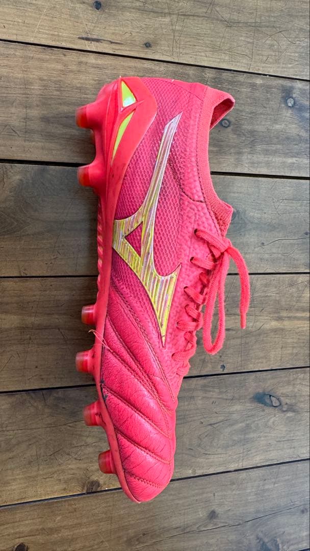 Mizuno Morelia Neo サッカーシューズ レッド