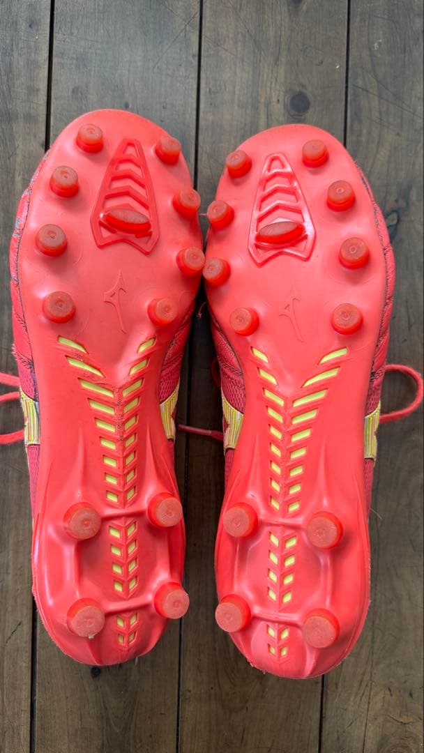 Mizuno Morelia Neo サッカーシューズ レッド
