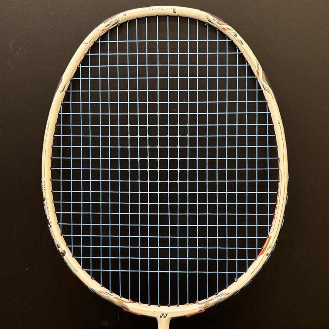 YONEX　VOLTRIC　70　E　tune　ヨネックス　バトミントンラケット