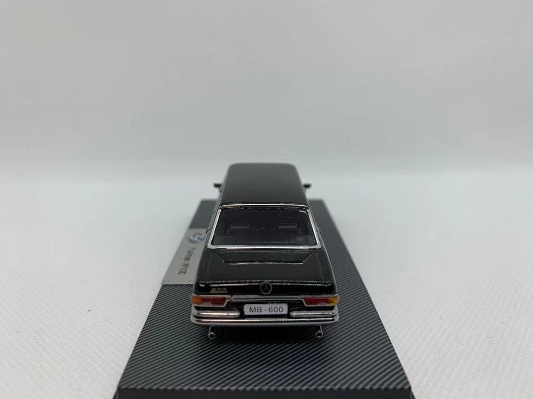 4R-004 メルセデスベンツ 1/64 プルマン W100 ブラック