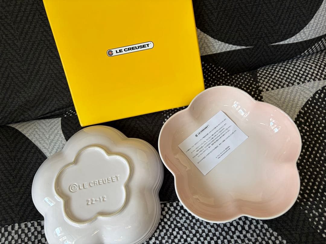 新品LE CREUSET ル・クルーゼ ミディアムフラワーディッシュ 2枚 ②