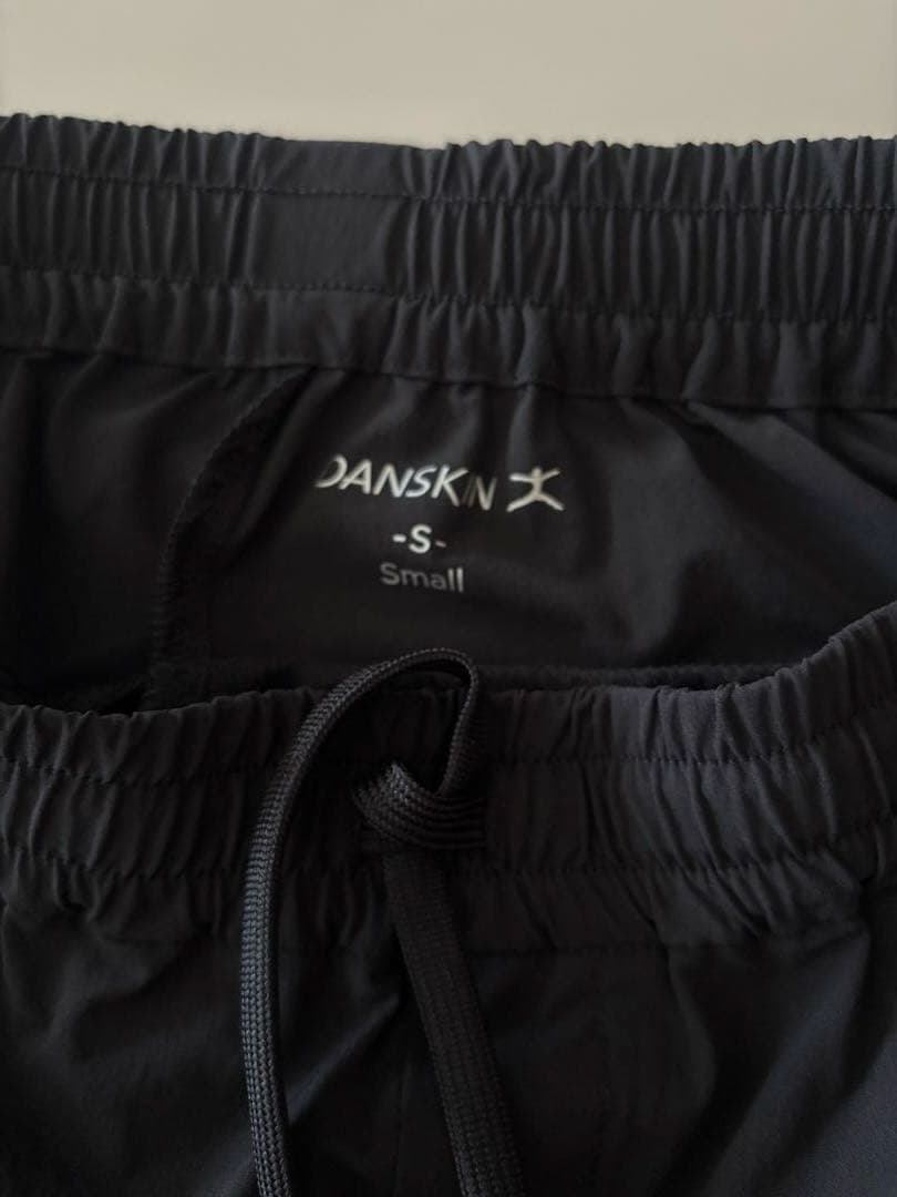 【新品】DANSKIN ダンスキン　ストレッチ ロングパンツ　ブラック　S