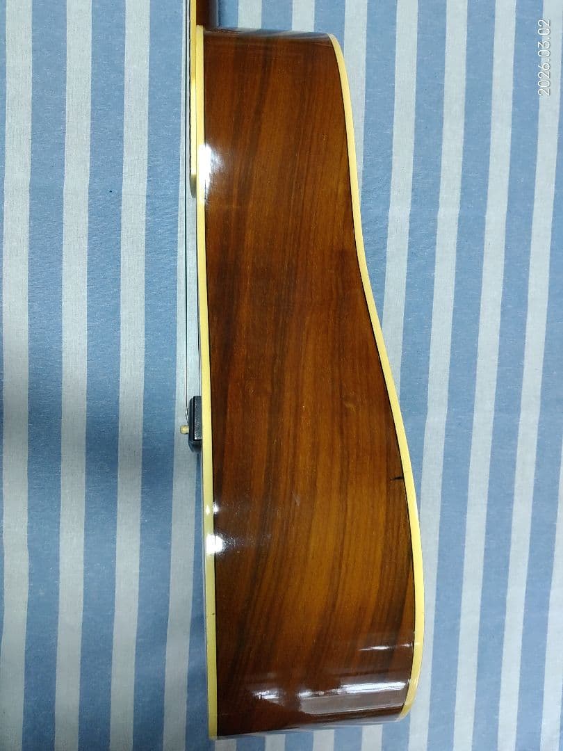 YAMAHAのジャパンヴィンテージ・ドレッドノートFG-251年代の割にはキレイ