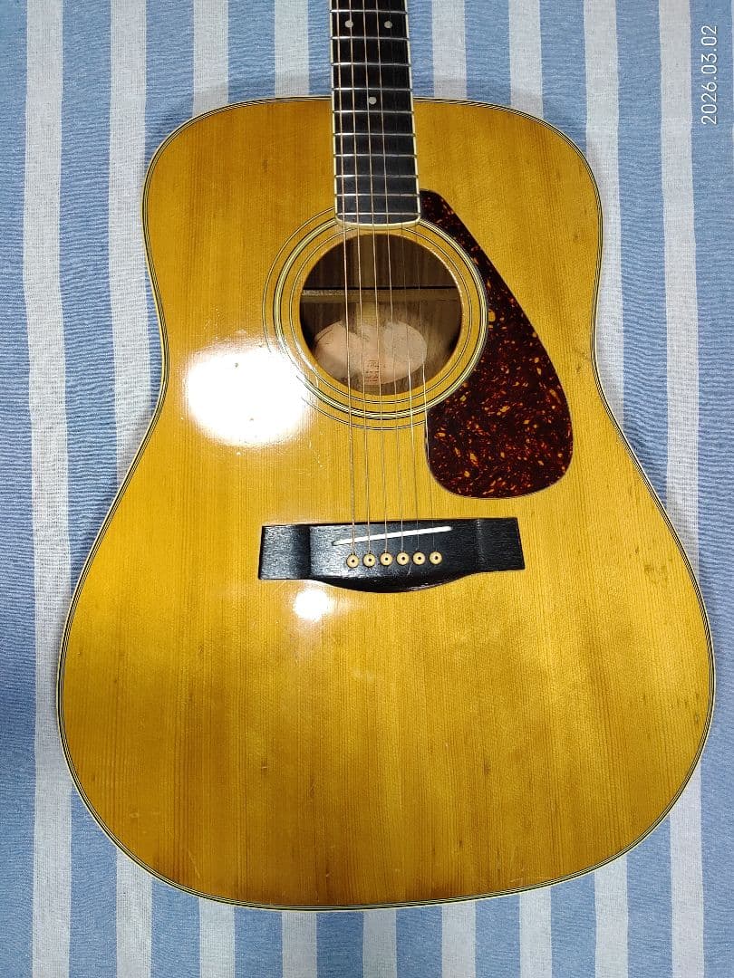 YAMAHAのジャパンヴィンテージ・ドレッドノートFG-251年代の割にはキレイ