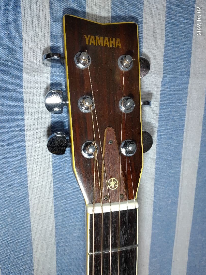 YAMAHAのジャパンヴィンテージ・ドレッドノートFG-251年代の割にはキレイ
