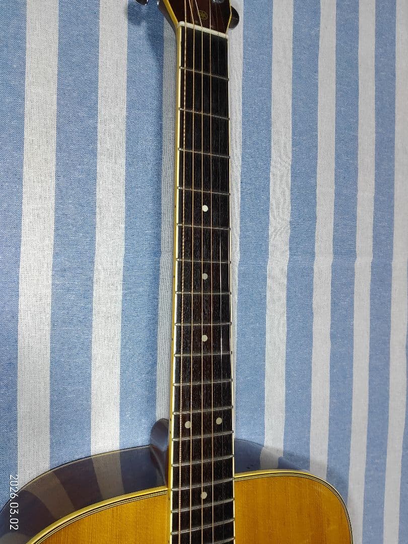 YAMAHAのジャパンヴィンテージ・ドレッドノートFG-251年代の割にはキレイ