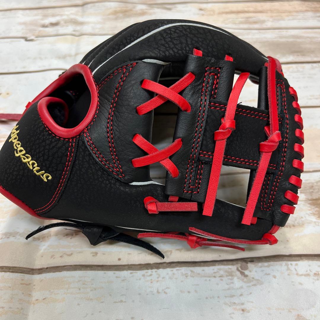 ワールドペガサス　キッズ用　軟式野球用グローブ　黒×赤　右投　新品