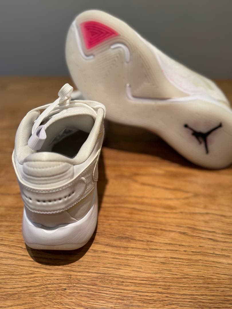 NIKE バッシュルカ 2 PF LUKA 2 PF ホワイト/ハイパーピンク