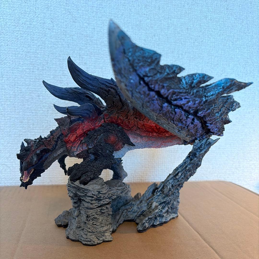 モンスターハンター　クリエイターズモデル フィギュア ディノバルド 海外版
