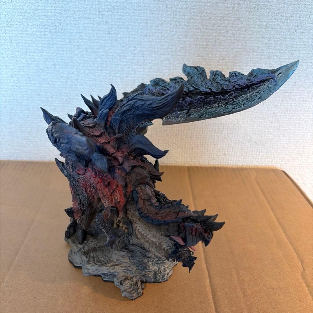 モンスターハンター　クリエイターズモデル フィギュア ディノバルド 海外版