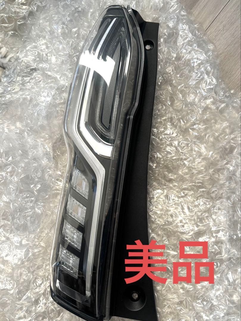 NBOXカスタム JF3、JF4 純正左側テールランプ