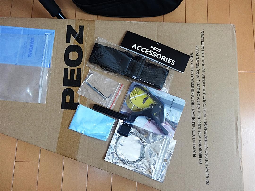 送料無料 PEOZ / TR3【スマートギター】ストラトタイプ　RED