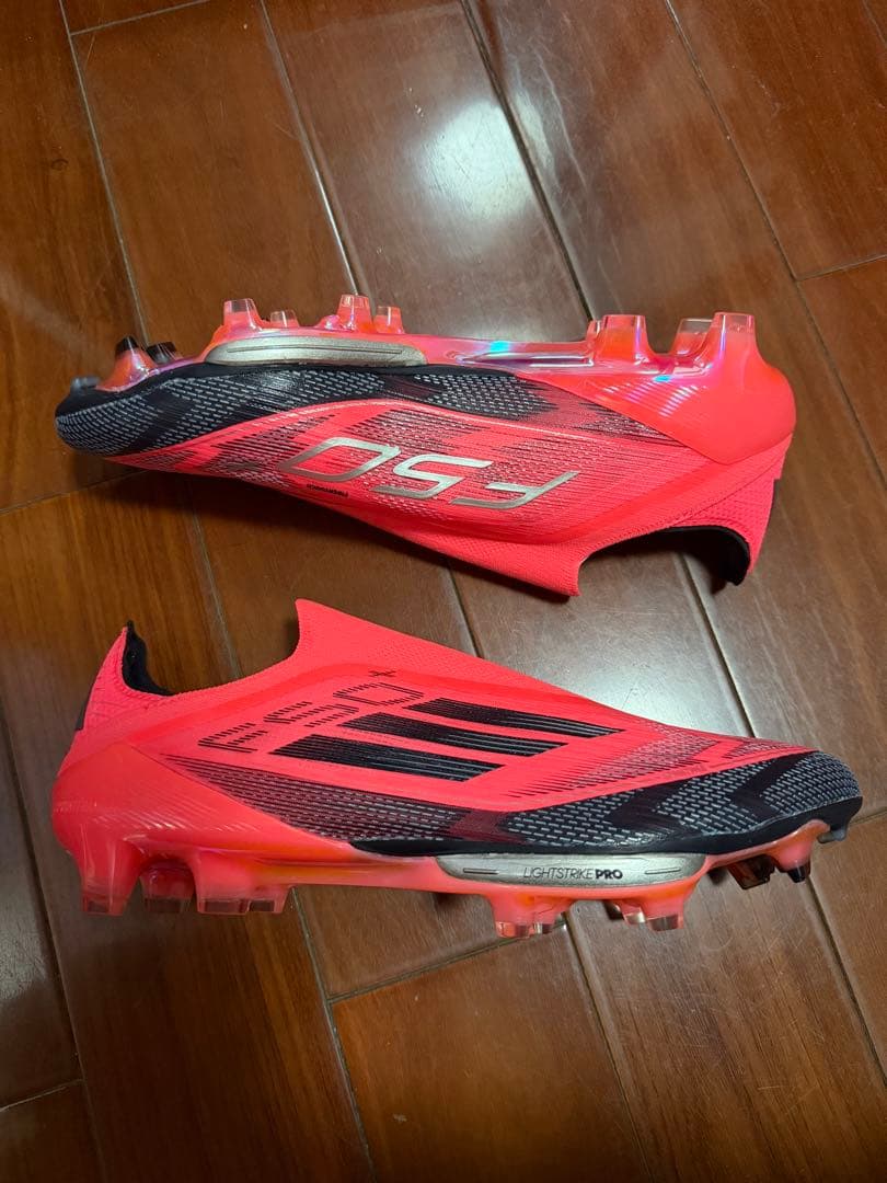 adidas F50 ➕ サッカーシューズ
