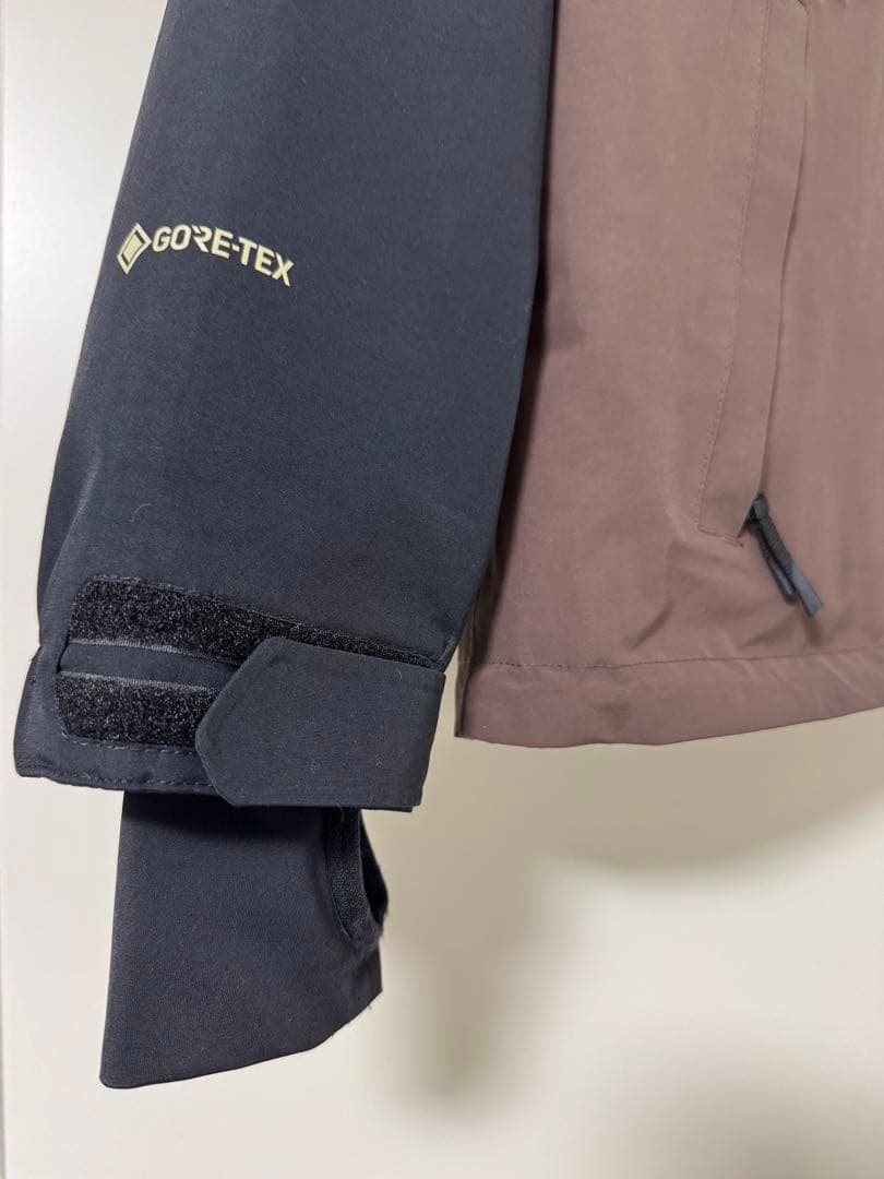 売切り価格！VOLCOM スノーボードウエア GORE-TEX