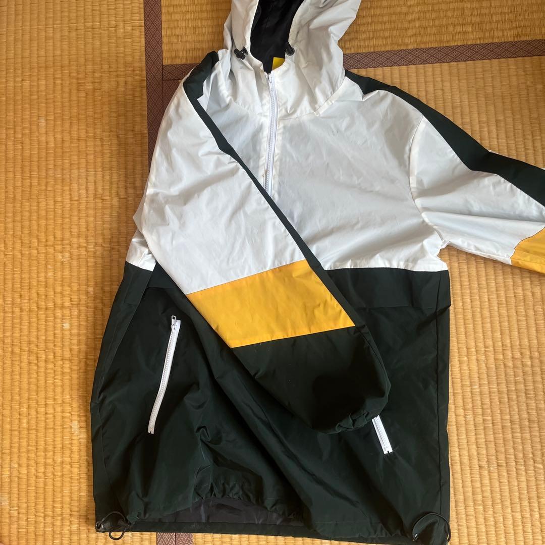 アノラックスタイル スノーボードウェア　ヘンリックハーロウ
