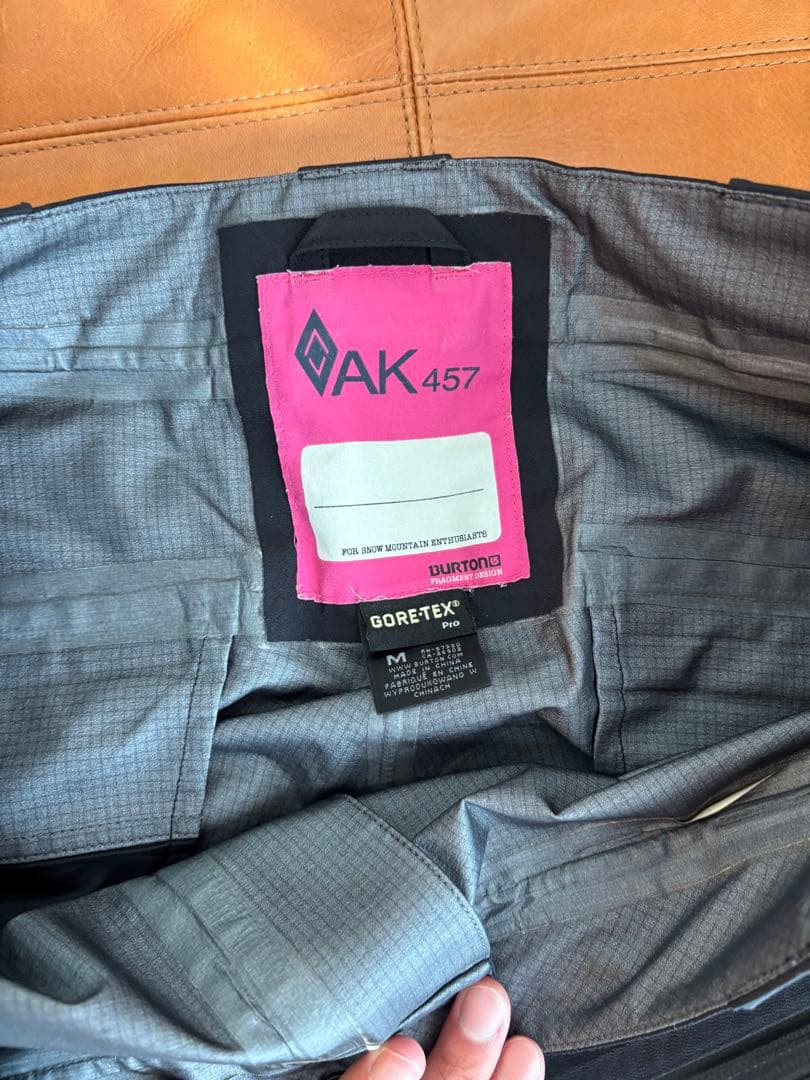 AK 457 GORE-TEX Pro スノーボードパンツ