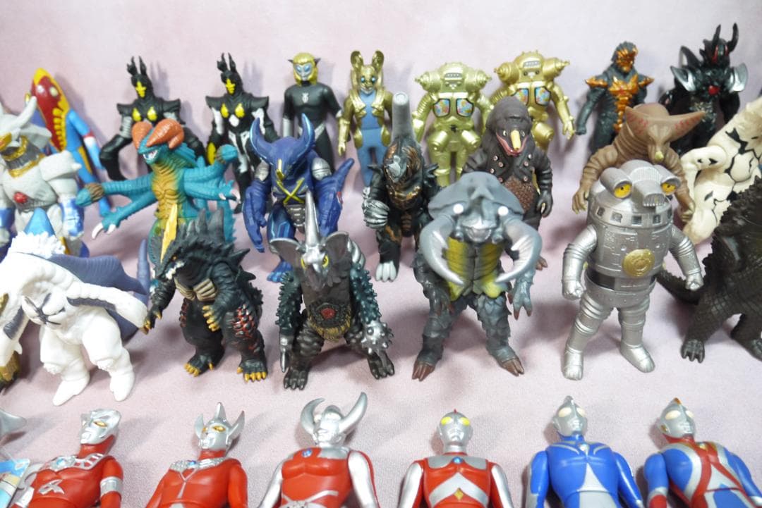 ウルトラヒーローシリーズ500　ウルトラ怪獣シリーズ500　ソフビ90体
