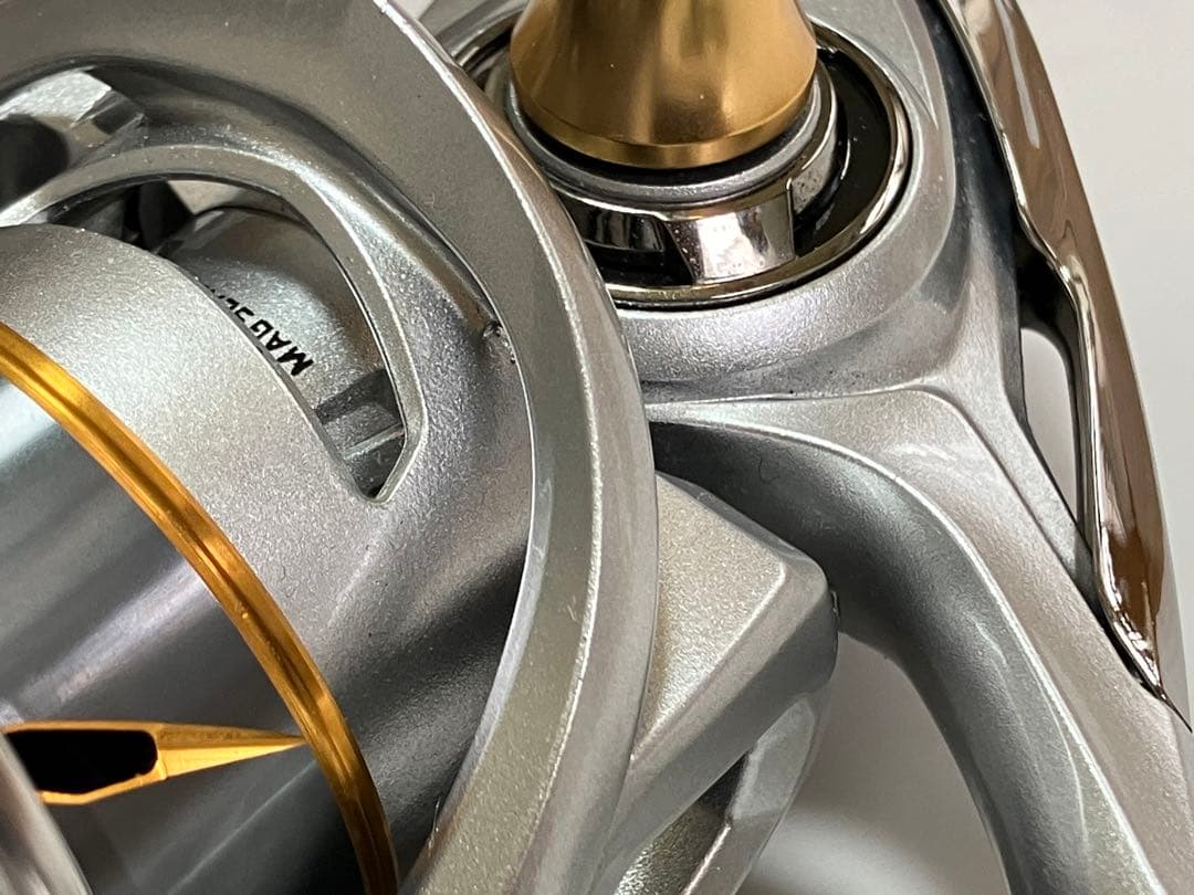 Daiwa フリームス LT4000-CXH スピニングリール 中古品 釣具
