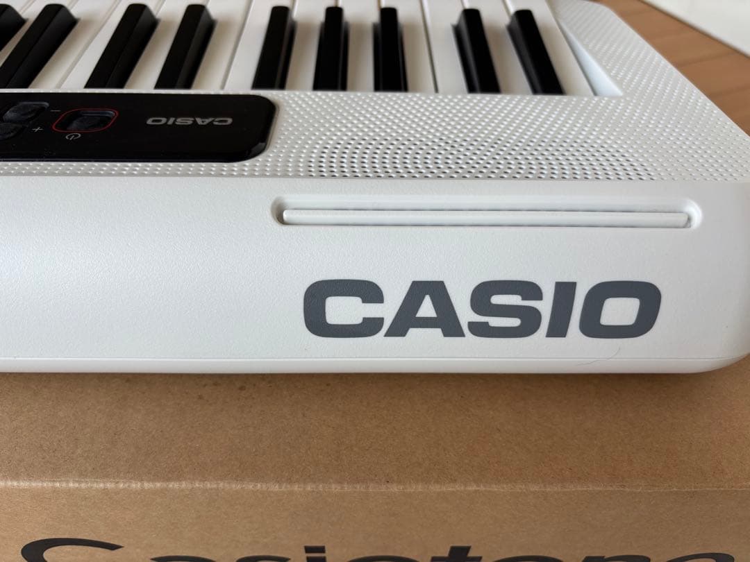 電子ピアノ　CASIO CT-S200