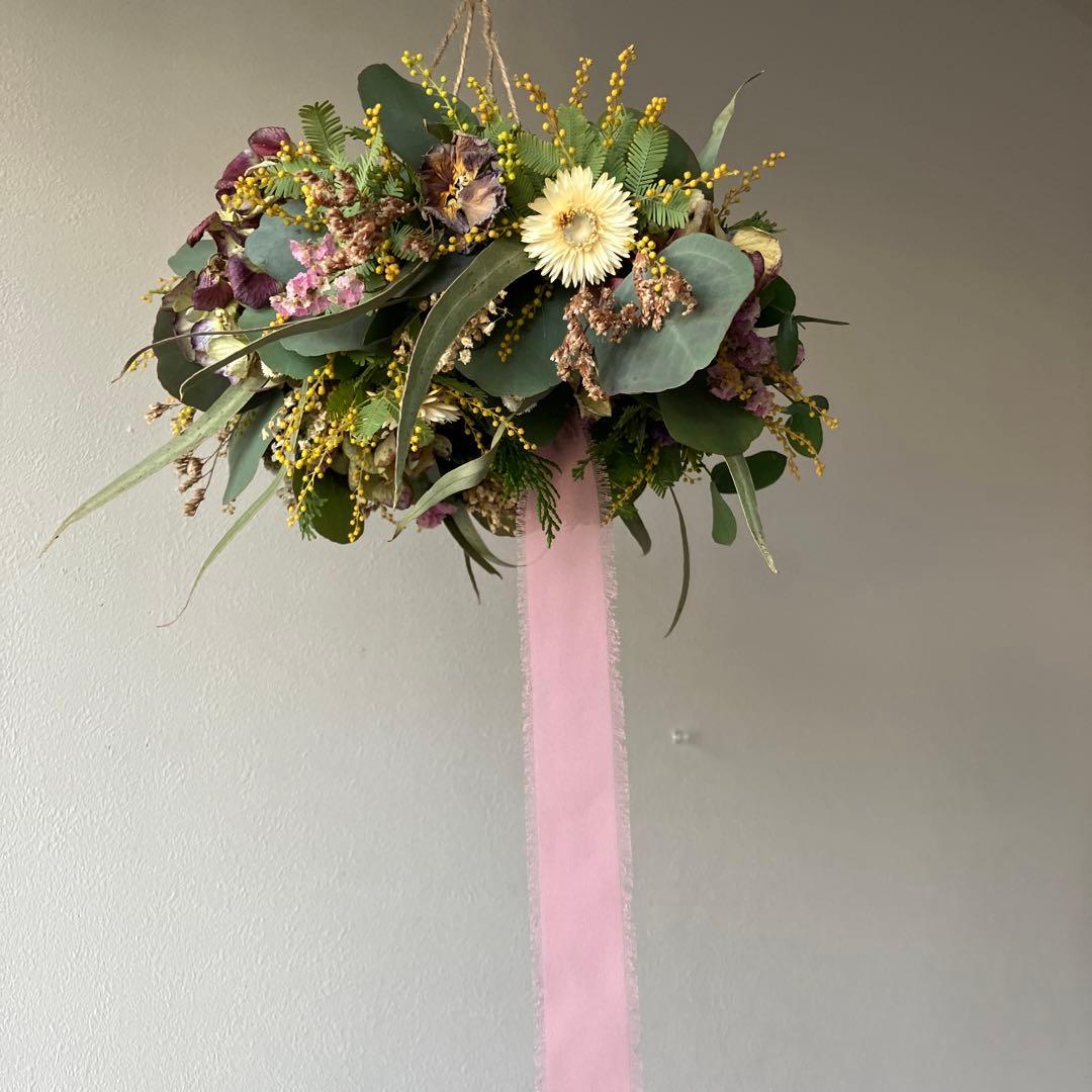 ミモザの蕾とアンティーク紫陽花の春待ちフライングリース　ひな祭り　スターチス