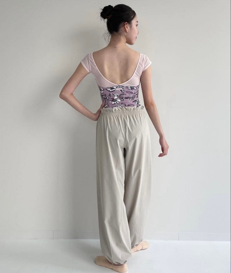 新品未使用　stina Retune. warm up pants