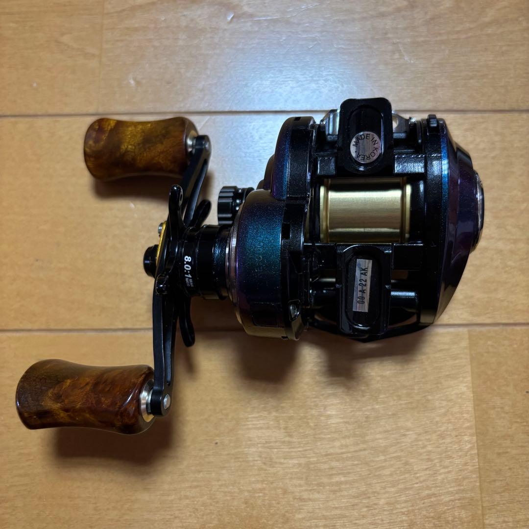 Abu Garcia REVO ULTRACAST BF8-L ベイトリール