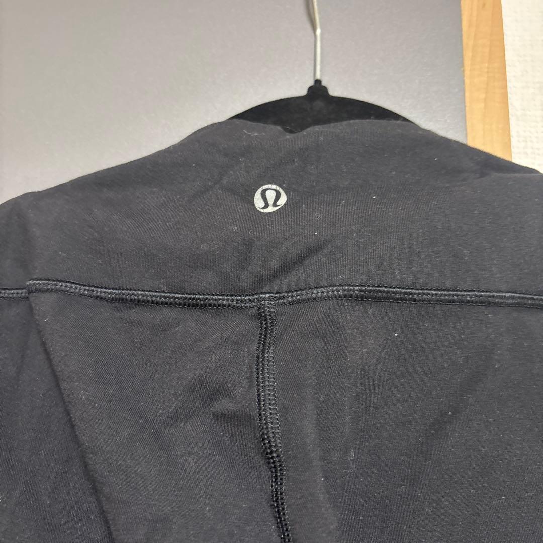 Lululemon ブラック ヨガパンツ　7分丈