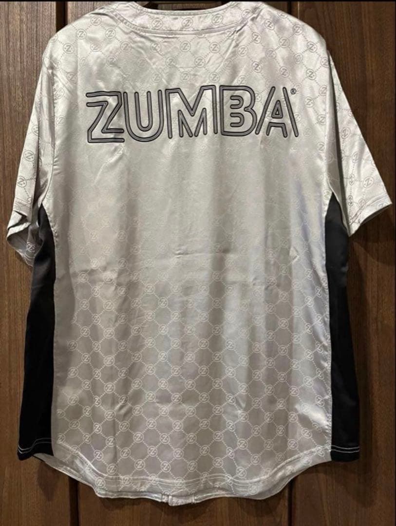 ZUMBA 正規品　サイズL 超美品　未使用品