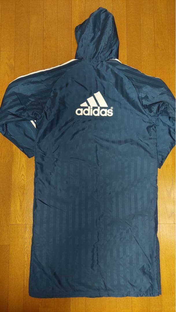 adidasベンチコート