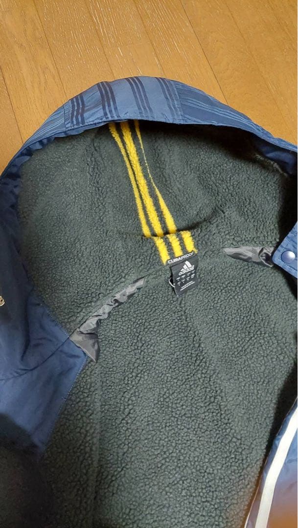 adidasベンチコート