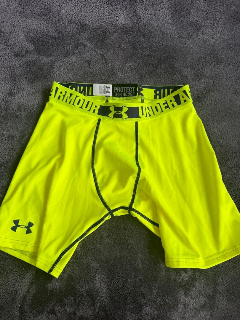 UNDER ARMOUR 蛍光イエロー インナータイツ