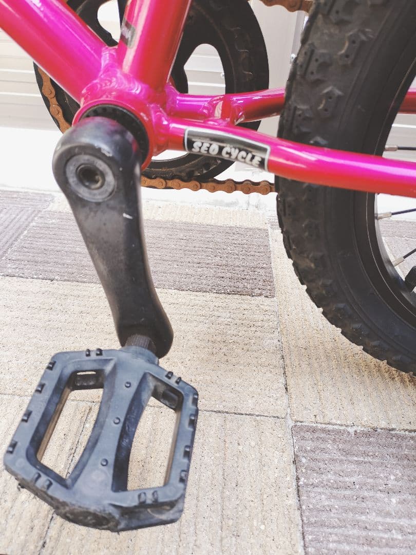 【川崎市内引渡希望】ヨツバサイクル　ピンク　１６インチ