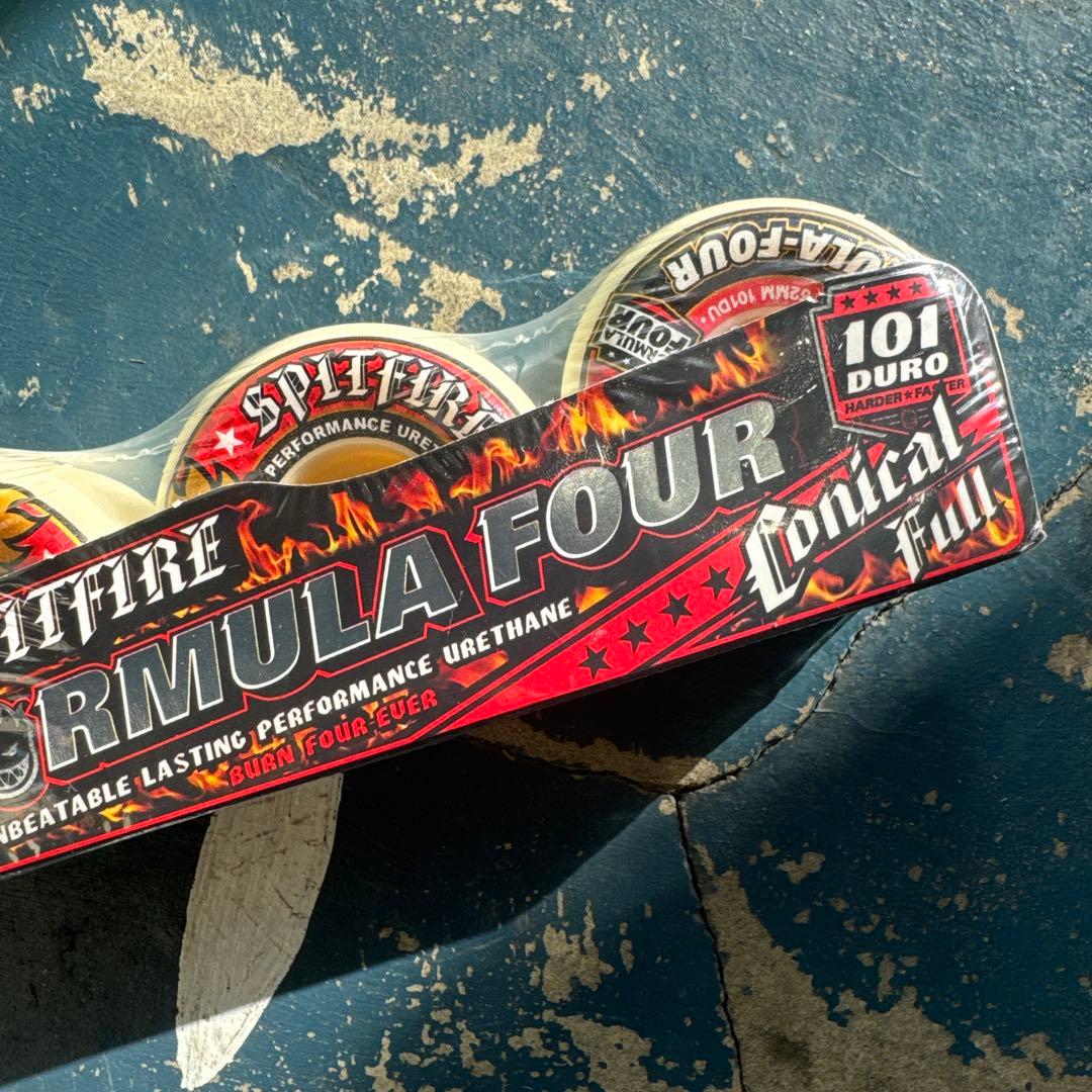 Spitfireウィールフォーマル4コニカルフル52mm101a定価¥9,130