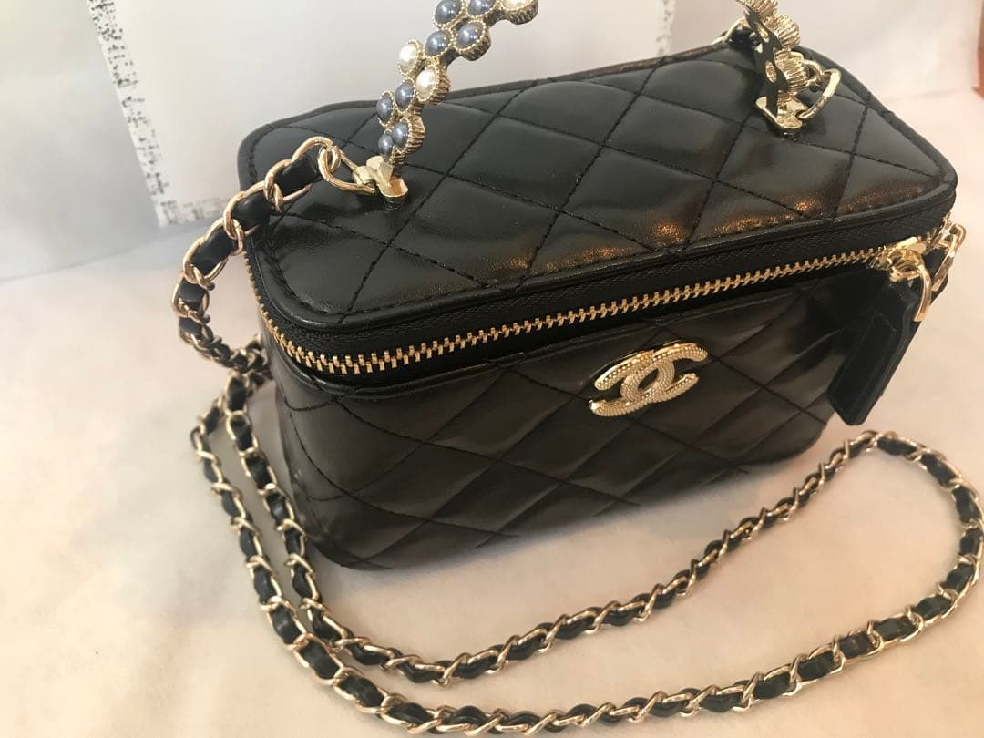 CHANELのノベルティバニティショルダー バッグ