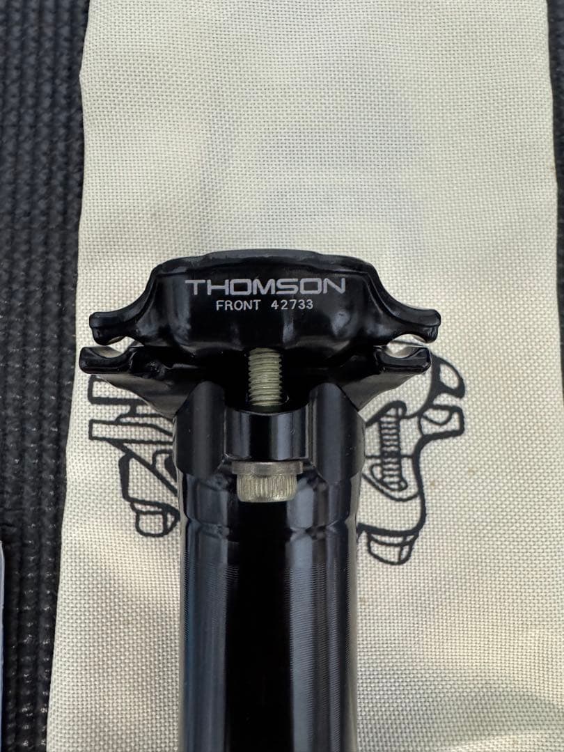 THOMSON Elite シートポスト ブラック31.6
