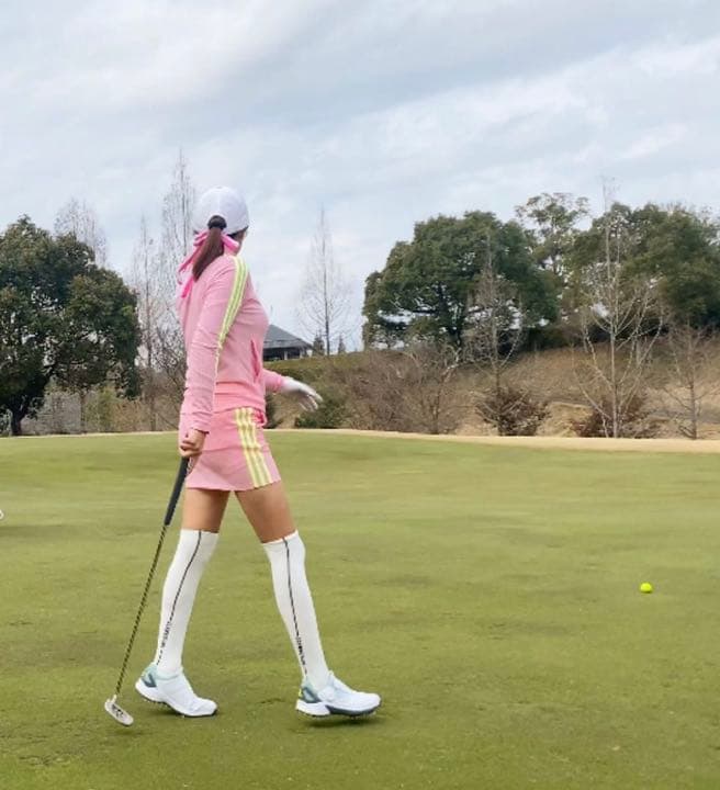 アディダスゴルフ　セットアップ　ピンク✖️ネオンイエロー