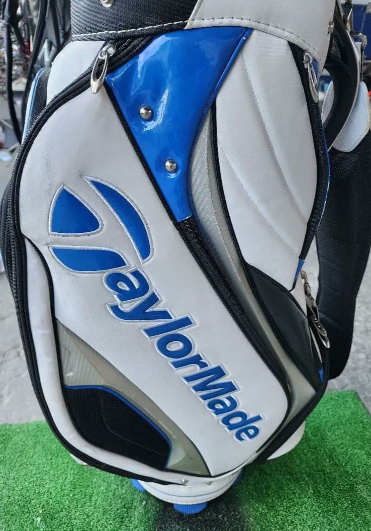・お盆最終値下げ　TaylorMade キャディバッグ ホワイト/ブルー