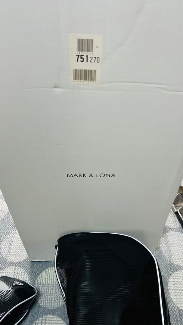 MARK&LONA ブラック ゴルフバッグ 美品♡ヘッドカバー付き