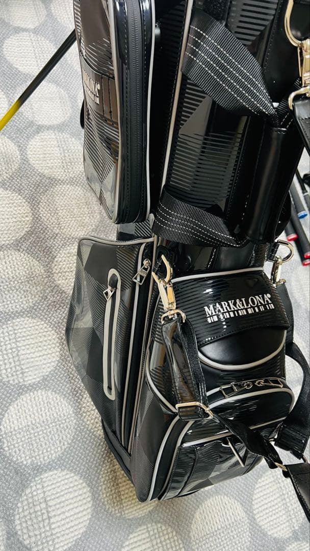 MARK&LONA ブラック ゴルフバッグ 美品♡ヘッドカバー付き