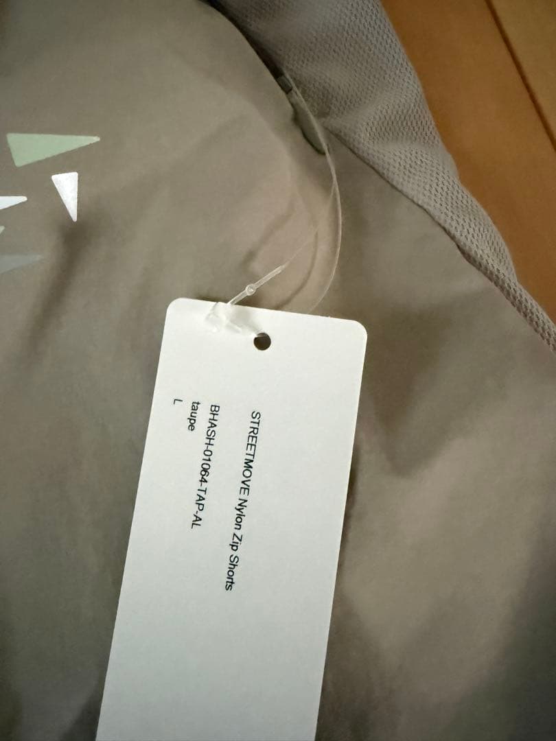 ウェア STREETMOVE Nylon Zip Shorts (taupe)