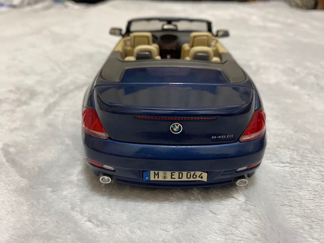ミニカー Maisto  645 Ci 1/18