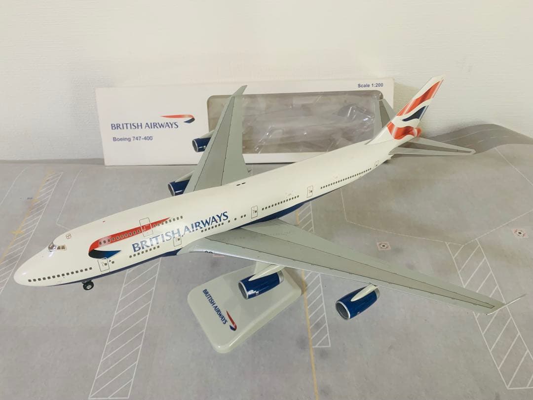 ホーガン製１／２００英國航空Ｂ７４７－４００プラスティック製スナップフィット
