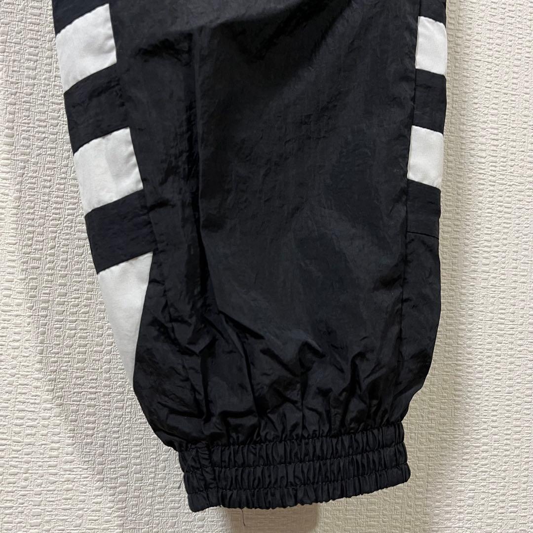 アディダスオリジナルス　トレフォイルビッグロゴ ナイロンパンツ　Mサイズ　美品