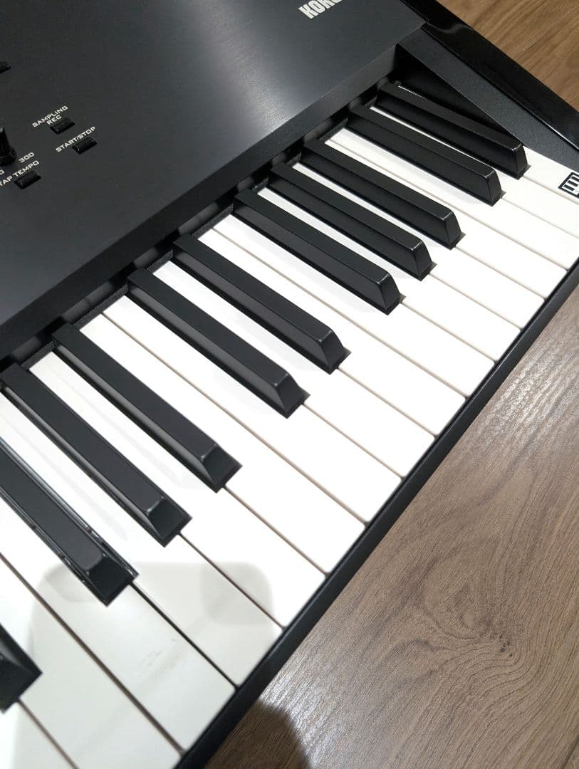 KORG KRONOS-73 完動品 キャスター付ケース＆シールド付属