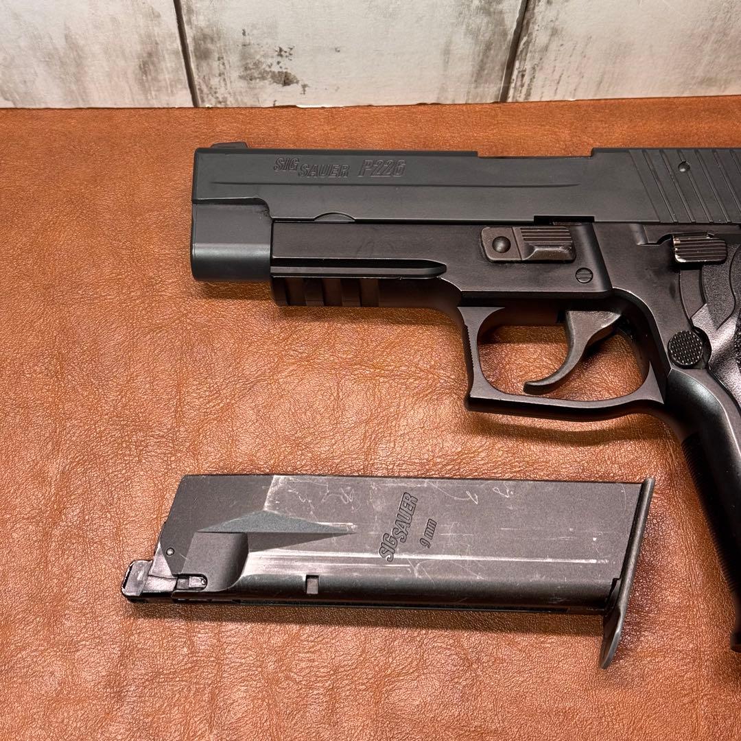 東京マルイ　シグ ザウエル P226 E2