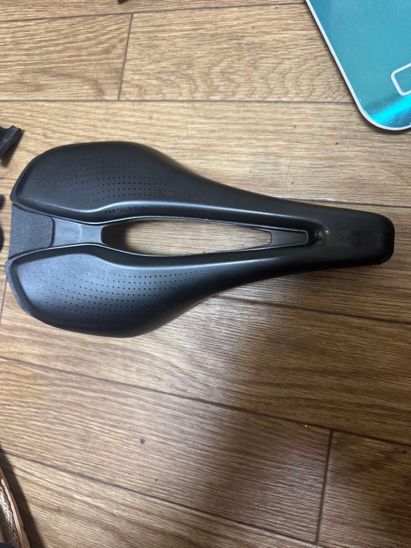 Giant Fleet SL カーボンサドル LEDライト付き