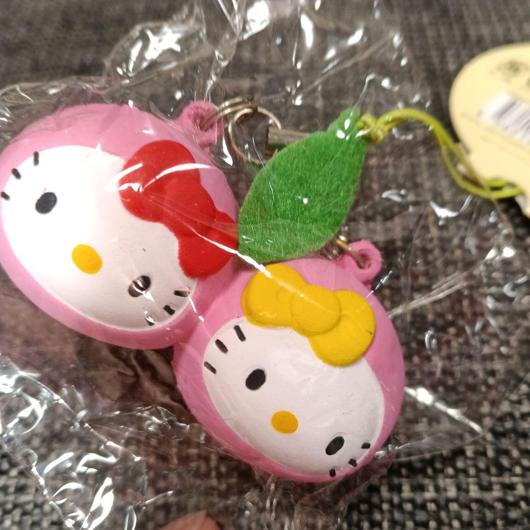 サンリオ ハローキティ フルーツやわらかマスコット　チェリー　ぶどう　2個セット