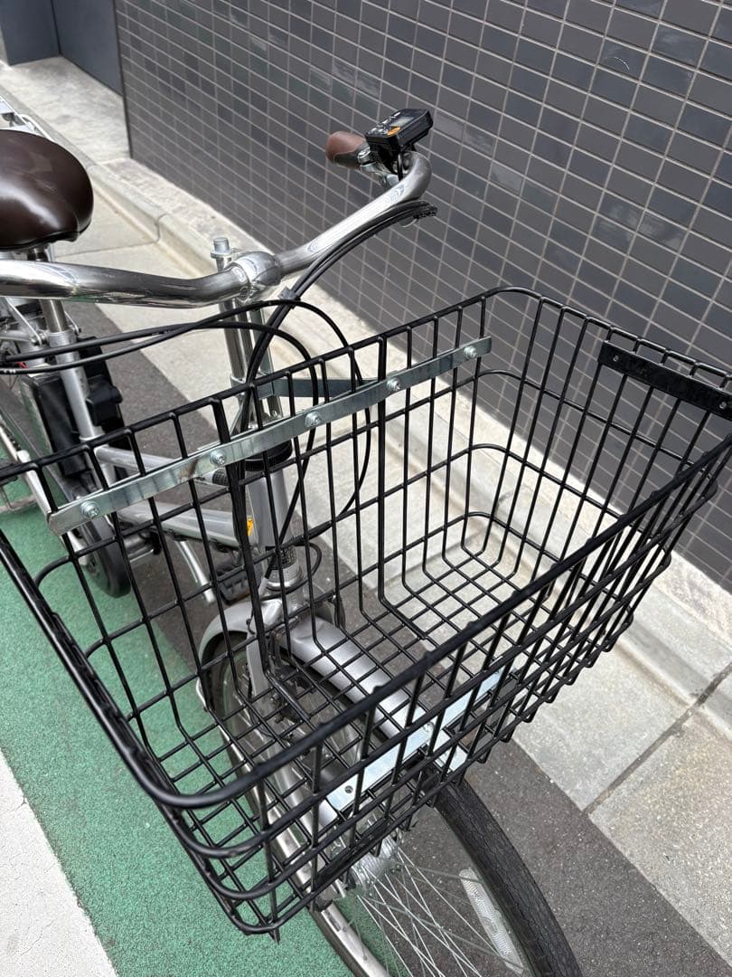 電動アシスト自転車 シルバー バスケット付き　パートナーDX 美品